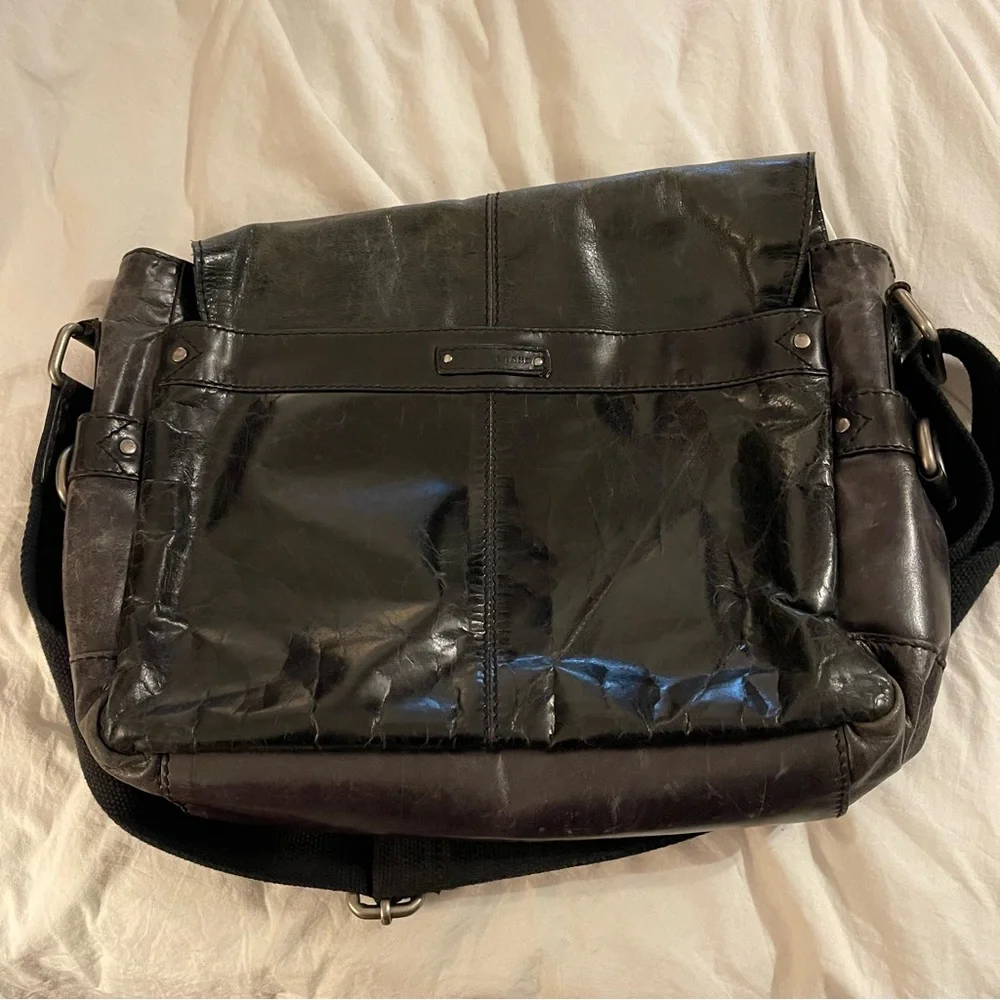 Vintage Fossil Black Leather Messenger Bag Magnetic Flap Commuter